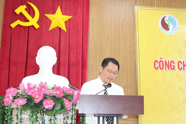 Ông Phan Minh Thức - Thanh tra Sở báo cáo tại Hội nghị