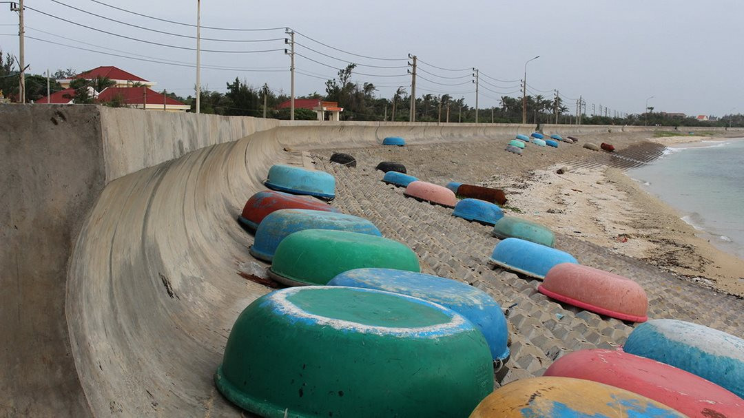 Nhiều khu vực bờ biển đã được thiết lập hành lang nhằm giảm thiểu xói lở, ứng phó với BĐKH, nước biển dâng