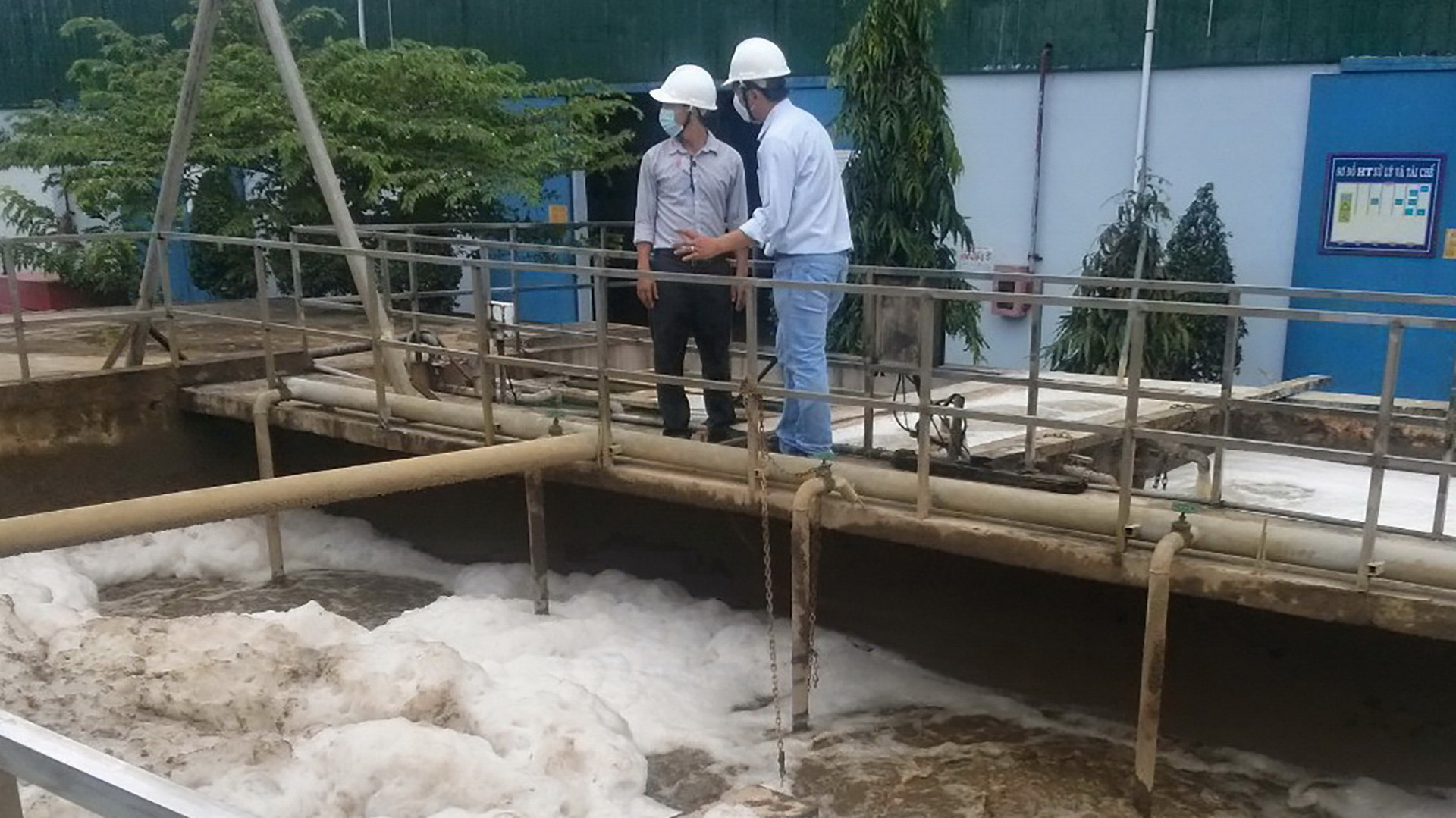 Kiểm tra hệ thống xử lý nước thải tập trung tại một khu công nghiệp