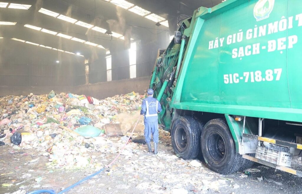 tphcm-go-vuong-quan-ly-chat-thai-ran-sau-sap-nhap-hanh-chinh-155453_536-162310