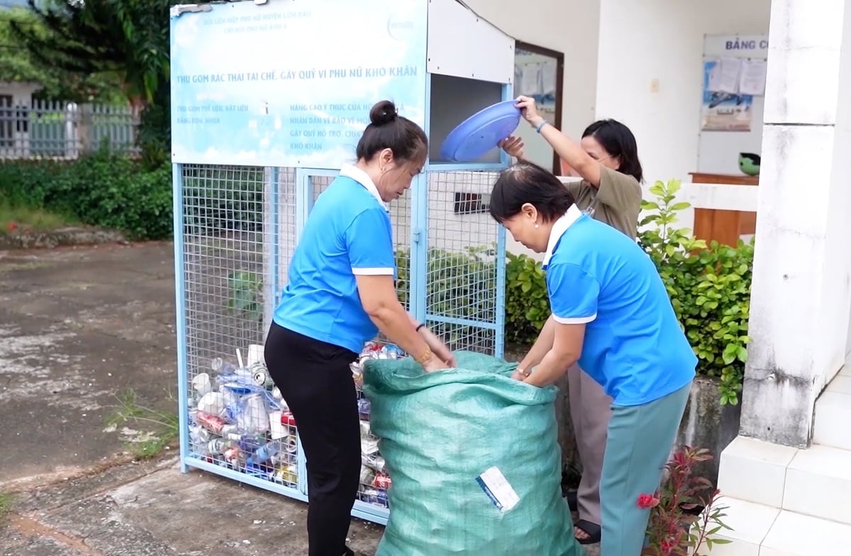 Nhân rộng mô hình quản lý và phân loại chất thải rắn: Ngôi nhà xanh – từ phế liệu đến ‘lá lành đùm lá rách’